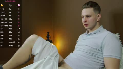 Snapshot of charlie_smiley chatting on December 7, 2:20 am Charlie Smiley online show from December 7, 2:20 am