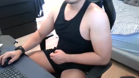 Snapshot of charliekkw chatting on September 28, 7:34 pm charliekkw online show from September 28, 7:34 pm