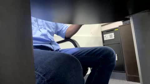 chatarrero68 online show from November 12, 2:34 pm