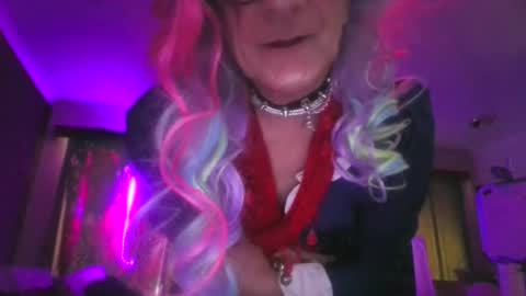 We Chat online show from October 15, 2:19 am