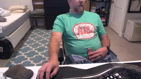 Snapshot of chesbayboy chatting on October 9, 4:01 pm chesbayboy online show from October 9, 4:01 pm