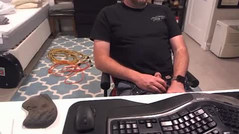 Snapshot of chesbayboy chatting on October 7, 4:05 am chesbayboy online show from October 7, 4:05 am