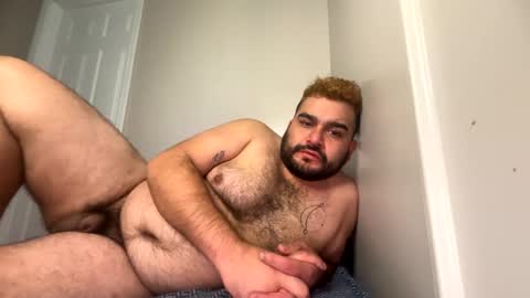Snapshot of chillcub130895 chatting on October 18, 4:01 pm chillcub130895 online show from October 18, 4:01 pm