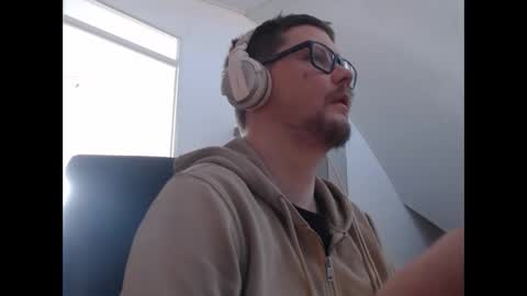 chillzonecam online show from March 9, 1:05 pm