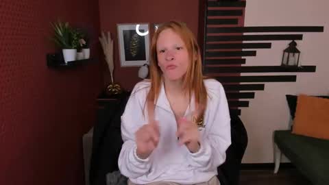 Chloe online show from October 10, 9:25 am