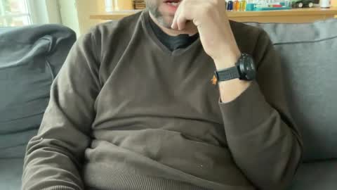Snapshot of chris13abcd chatting on January 2, 9:00 am chris13abcd online show from January 2, 9:00 am