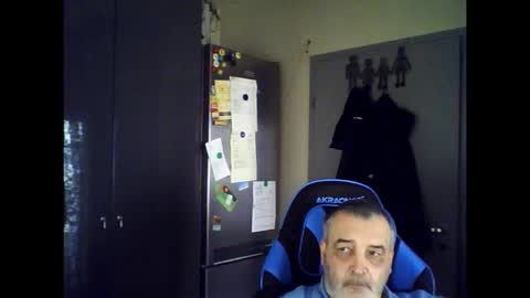 Chris online show from February 22, 9:43 am