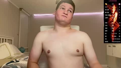 Snapshot of chris___evanss chatting on September 26, 12:19 am Chris Evens online show from September 26, 12:19 am