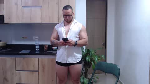 Snapshot of chris_huntter chatting on September 14, 11:40 pm chris_huntter online show from September 14, 11:40 pm