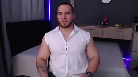 Snapshot of chris_huntter chatting on October 2, 2:04 am chris_huntter online show from October 2, 2:04 am