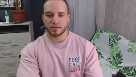 Snapshot of chris_huntter chatting on February 15, 8:12 pm chris_huntter online show from February 15, 8:12 pm