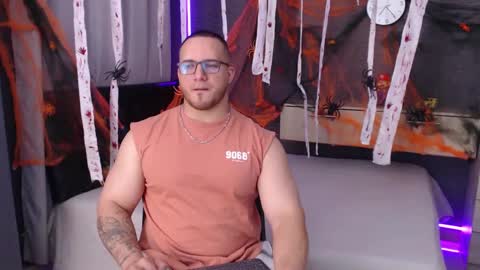 Snapshot of chris_huntter chatting on October 8, 12:26 am chris_huntter online show from October 8, 12:26 am