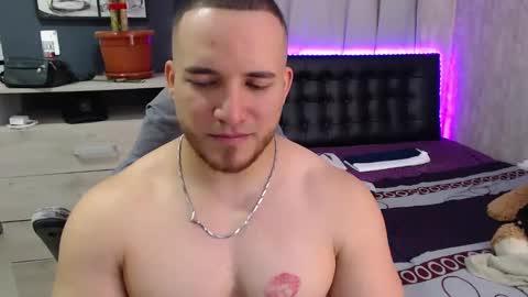 Snapshot of chris_huntter chatting on March 7, 8:33 pm chris_huntter online show from March 7, 8:33 pm