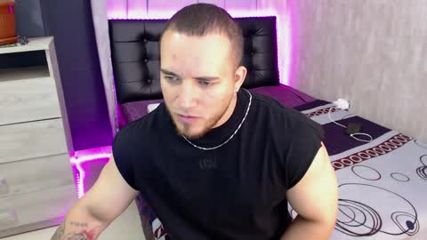 Snapshot of chris_huntter chatting on March 5, 7:17 pm chris_huntter online show from March 5, 7:17 pm