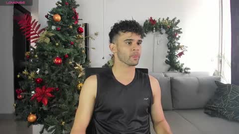 Snapshot of chrisandrew_ chatting on December 26, 4:04 pm Im Chirs IM MODEL INDEPENDT online show from December 26, 4:04 pm