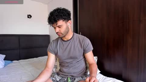 Snapshot of chrisandrew_ chatting on January 30, 4:13 pm Im Chirs IM MODEL INDEPENDT online show from January 30, 4:13 pm