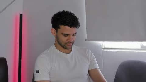 Snapshot of chrisandrew_ chatting on October 6, 3:06 pm Im Chirs IM MODEL INDEPENDT online show from October 6, 3:06 pm