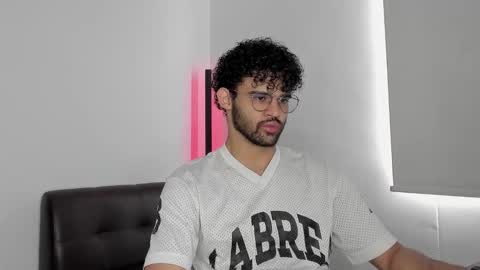 Snapshot of chrisandrew_ chatting on September 12, 1:22 pm Im Chirs IM MODEL INDEPENDT online show from September 12, 1:22 pm