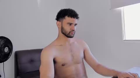 Snapshot of chrisandrew_ chatting on September 15, 3:13 pm Im Chirs IM MODEL INDEPENDT online show from September 15, 3:13 pm