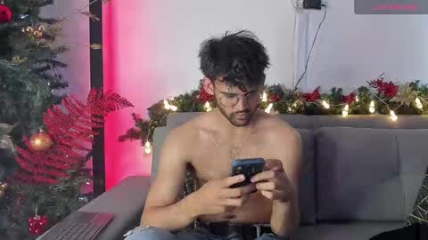 Snapshot of chrisandrew_ chatting on December 2, 7:36 pm Im Chirs IM MODEL INDEPENDT online show from December 2, 7:36 pm