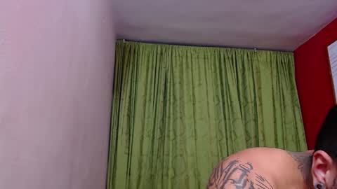 Snapshot of chriss_james chatting on February 23, 11:25 pm chriss_james online show from February 23, 11:25 pm