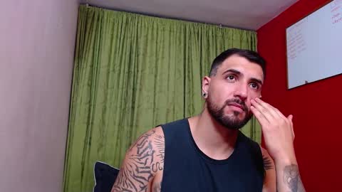 Snapshot of chriss_james chatting on March 4, 2:06 am chriss_james online show from March 4, 2:06 am