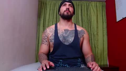 Snapshot of chriss_james chatting on February 8, 4:03 am chriss_james online show from February 8, 4:03 am