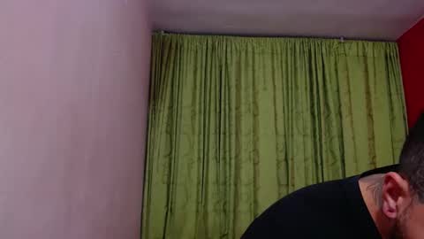 Snapshot of chriss_james chatting on February 4, 2:07 am chriss_james online show from February 4, 2:07 am