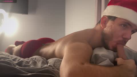 Christopher online show from December 17, 3:49 pm