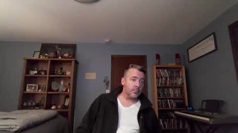 chrisw8121 online show from November 26, 8:45 pm