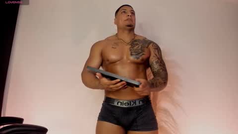 chrizmacgregor online show from October 17, 5:00 am