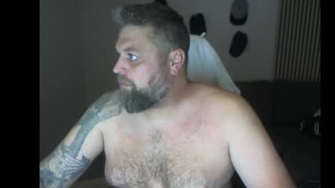 Chrizz online show from November 11, 8:25 pm