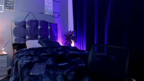 chrristopher77 online show from October 15, 1:52 pm