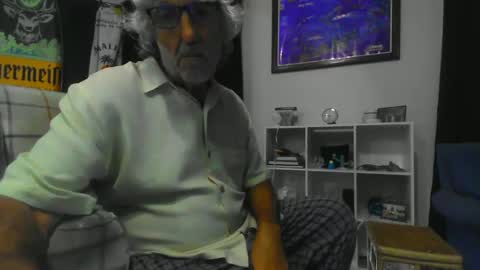 chuck354139 online show from January 4, 2:46 am