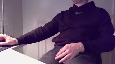 clamshive7 online show from April 16, 1:27 am