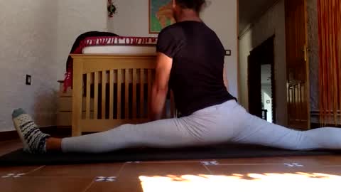 Snapshot of claudi779 chatting on October 18, 12:21 pm claudi779 online show from October 18, 12:21 pm