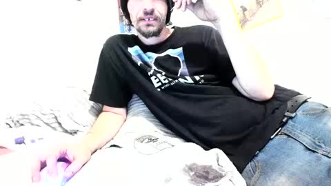 Snapshot of cloudyystarr666 chatting on October 3, 7:57 am cloudyystarr666 online show from October 3, 7:57 am