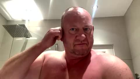 col4nows online show from January 5, 7:28 pm