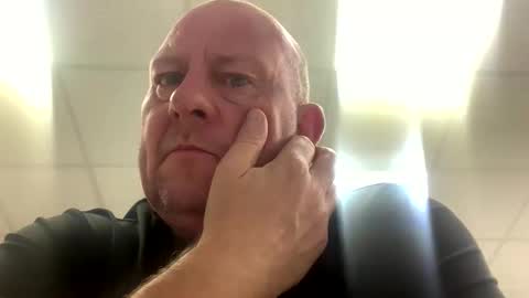 col4nows online show from October 22, 11:58 am