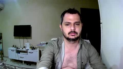 Snapshot of coldskull15 chatting on February 1, 4:35 am coldskull15 online show from February 1, 4:35 am