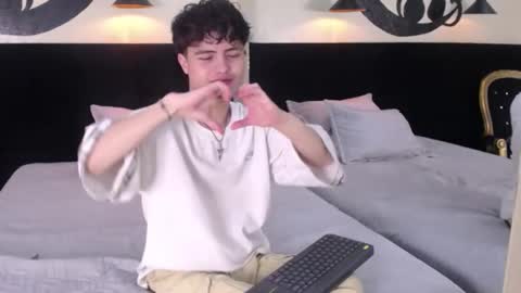 collinstone online show from October 22, 4:43 pm