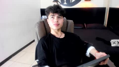 collinstone online show from November 12, 7:19 pm