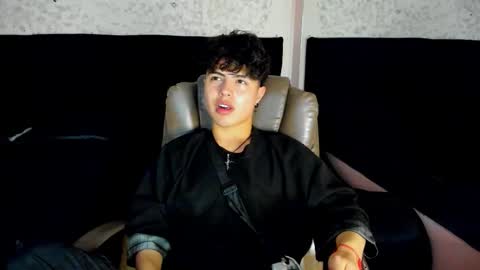 collinstone online show from November 11, 7:08 pm