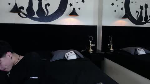 collinstone online show from November 18, 8:01 pm