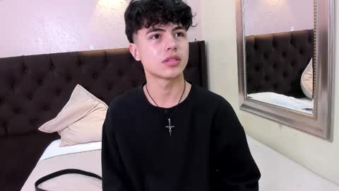 collinstone online show from November 5, 7:05 pm