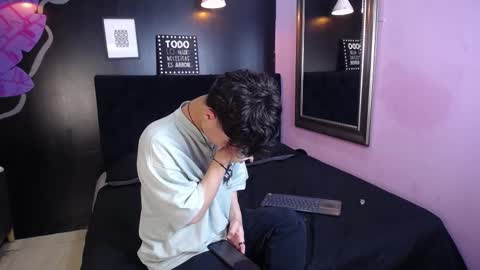 collinstone online show from October 13, 6:25 pm