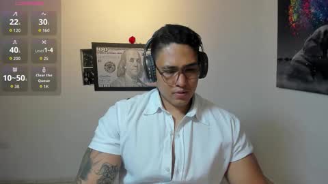 coltonmassif_ online show from November 25, 4:47 am