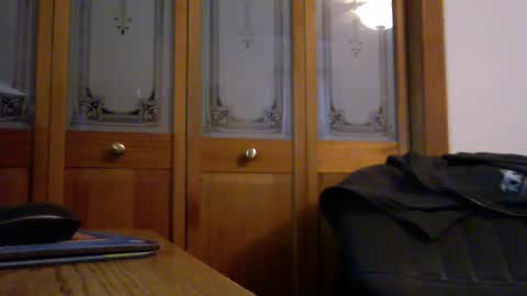 comesinaquart online show from March 1, 12:38 pm