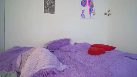 coraline_777 online show from April 9, 4:10 am