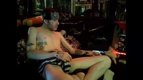 Snapshot of crescentx chatting on October 13, 4:13 pm Damien Mourningstar online show from October 13, 4:13 pm